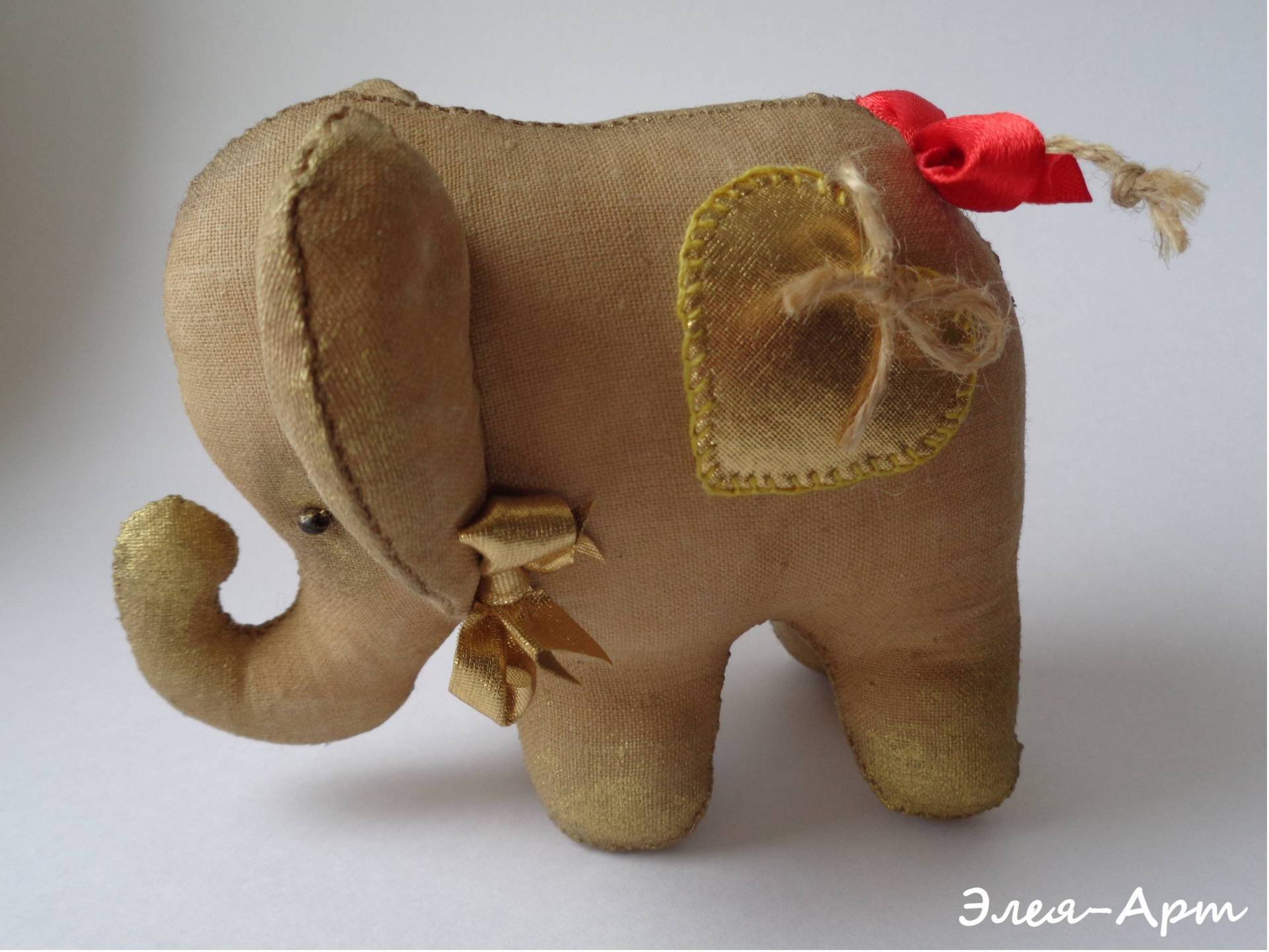 Текстильные игрушки слоники