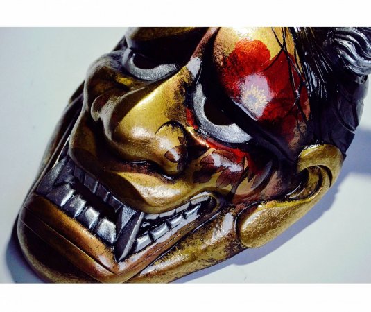 Интерьерная маска Ханья(gold)