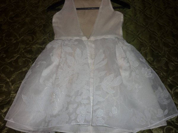 Белоснежное платье для девочки