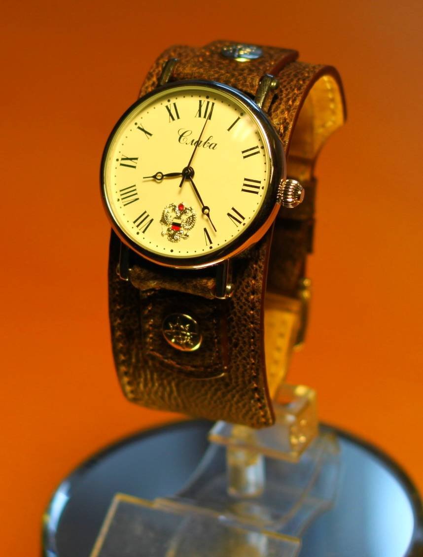 Купить часы на авито в спб. Авито часы. Ручные часы Атятю. Авито часы мужские. Часы с писателями.
