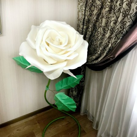 Белая роза из изолона