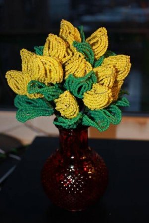 Букет желтых тюльпанов из бисера